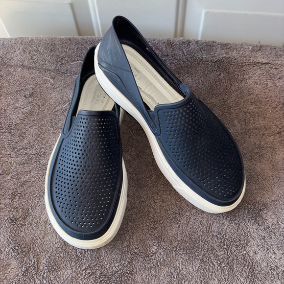 Crocs navy Citilane perforated slip on shoes size 7 - Picture 1 of 7